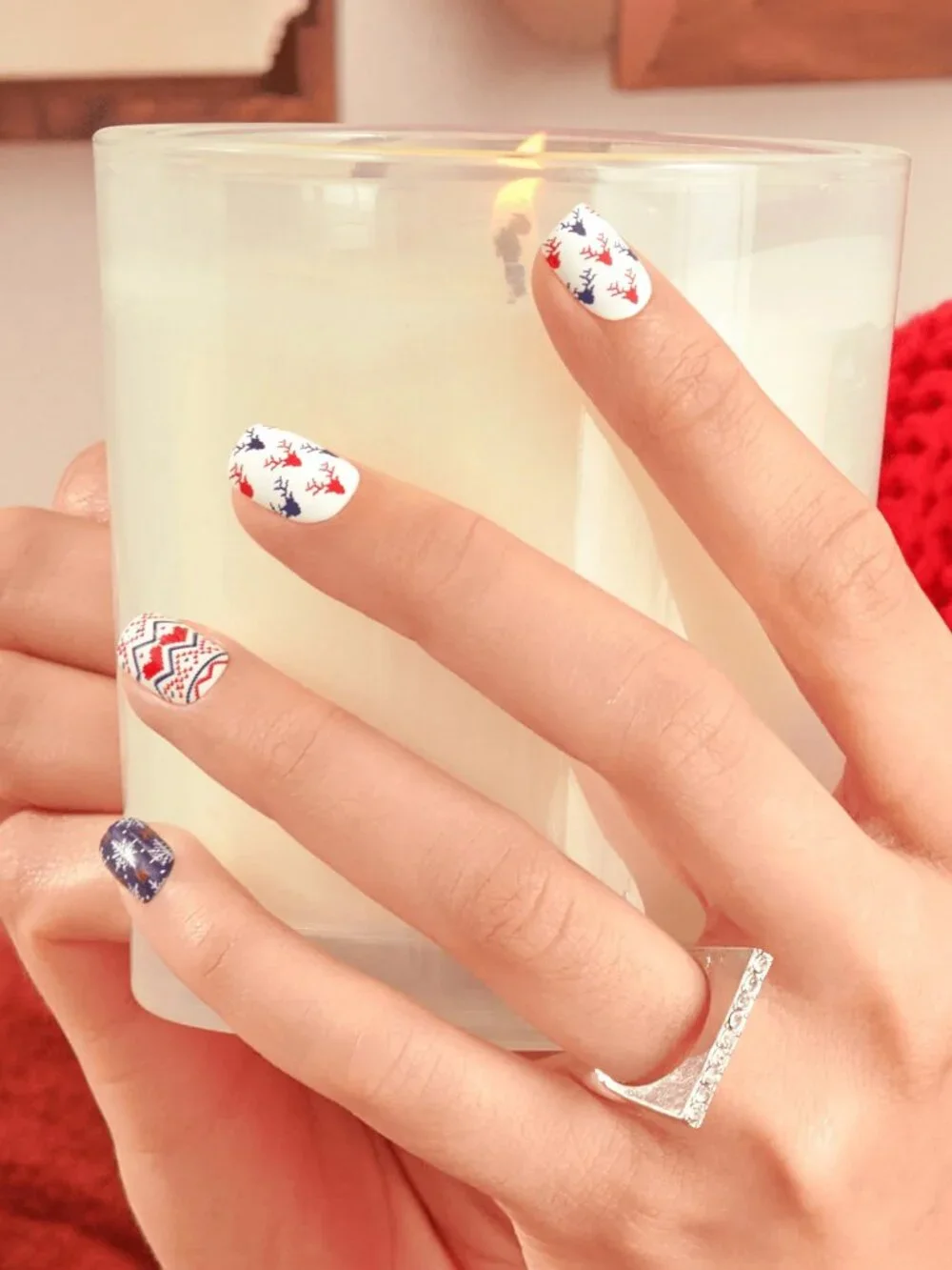 KISS Special Design Holiday Short Length Nails - Snow Much Fun